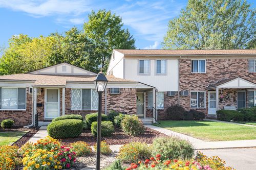 61117 Heritage Blvd, South Lyon, MI, 48178-1031 | Card Image