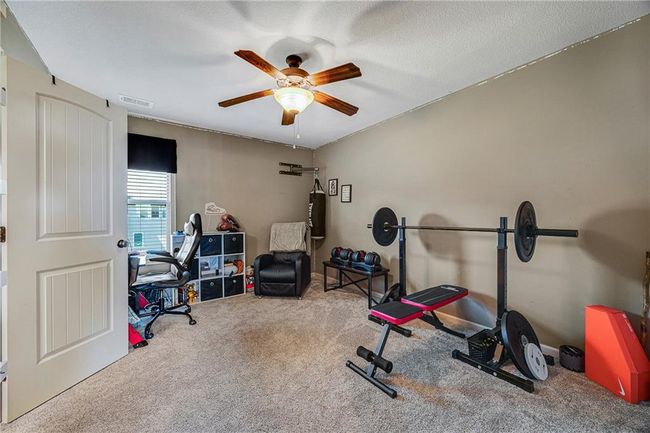 Upper level bedroom. | Image 21