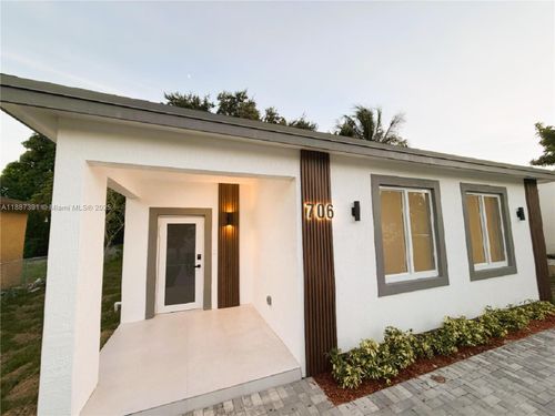 706 Sw 7th St, Dania Beach, FL, 33004-3805 | Card Image