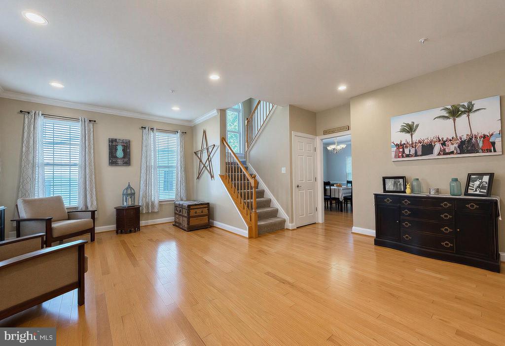Residential in HOLLYWOOD 5