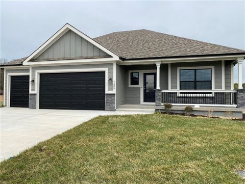 12925 N Champanel Way, Platte City, MO, 64079-4505 | Card Image