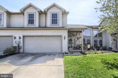 12 Edgewater Dr, MIDDLETOWN, PA, 17057-1666 | Card Image