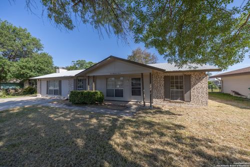 5007 Round Table Dr, Windcrest, TX, 78218-2711 | Card Image