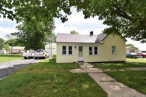 305 S Chestnut St, Earl Park, IN, 47942-8517 | Card Image