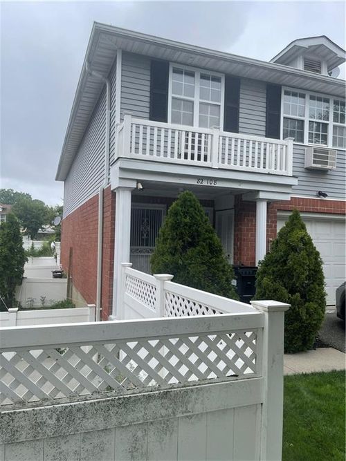 82-108 82-108 Country Pointe Circle, Brooklyn, NY, 11427 | Card Image