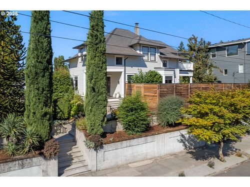 3027 Se 50th Ave, Portland, OR, 97206-2207 | Card Image