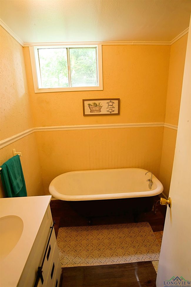 800 E Austin St, House other with 3 bedrooms, 2 bathrooms and null parking in Marshall TX | Image 6