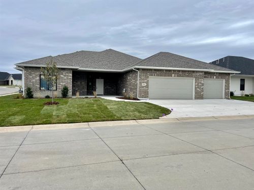 5146 N Lycee St, Bel Aire, KS, 67226-8736 | Card Image