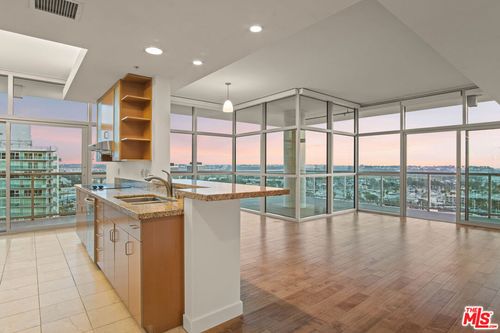 1801-13700 Marina Pointe Dr, Marina del Rey, CA, 90292-9273 | Card Image