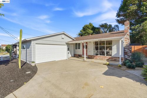 2748 Cryer St, Hayward, CA, 94545-3013 | Card Image