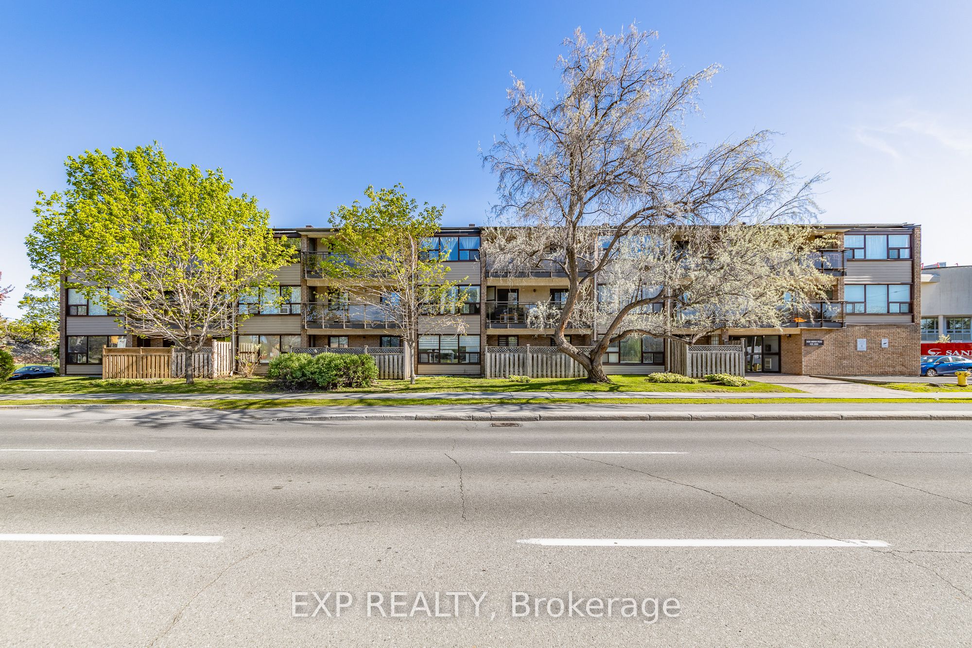 Residential in Hunt Club - South Keys and Area 2