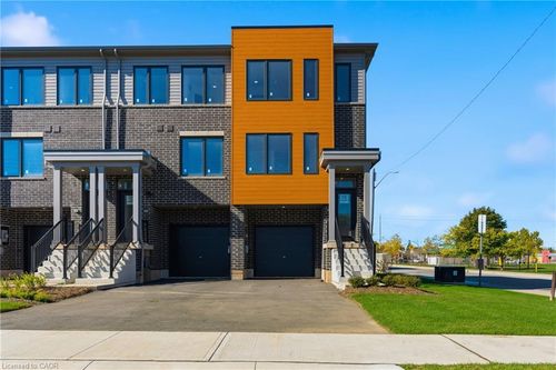 15B Bingham Rd, Hamilton, ON, L8H0B5 | Card Image