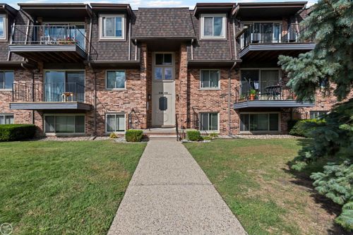406 Riviera Dr, Saint Clair Shores, MI, 48080-1541 | Card Image