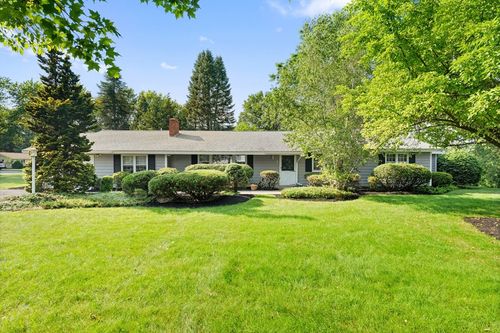 3 Hickory Ln, Andover, MA, 01810-4604 | Card Image