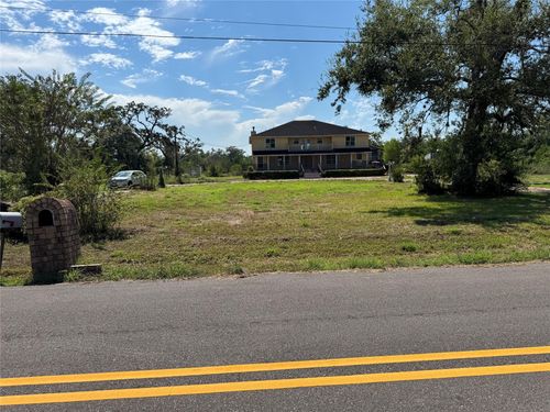 325 County Road 201, Angleton, TX, 77515-7635 | Card Image