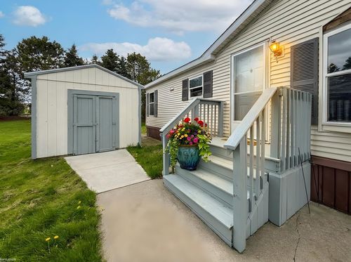 33181 Waterfall Ct, Lenox, MI, 48048-2113 | Card Image