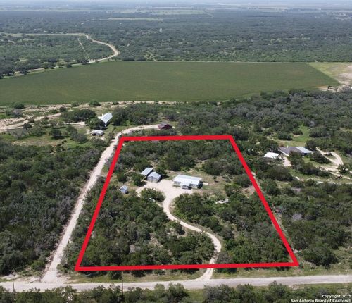 233 County Road 340, Hondo, TX, 78861-6809 | Card Image