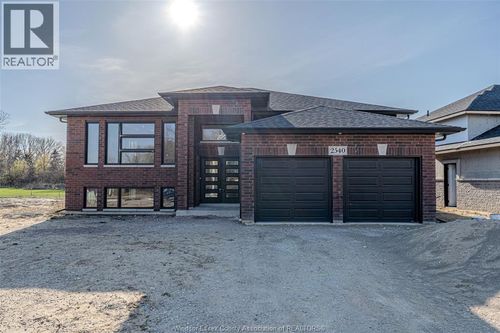 4418 Belmont Ave, Comber, ON, N0P1J0 | Card Image