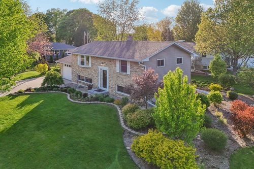 1620 Maple St, Middleton, WI, 53562-3332 | Card Image