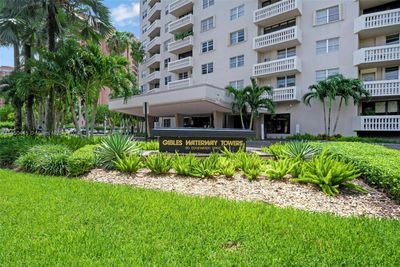 PH03 - 90 Edgewater Dr, Condo with 2 bedrooms, 2 bathrooms and null parking in Coral Gables FL | Image 3