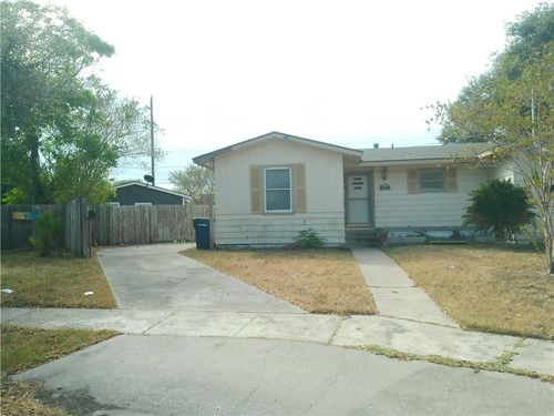 a-3921 Chestnut St, Corpus Christi, TX, 78411-3630 | Card Image
