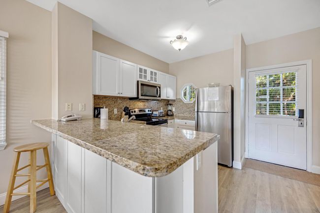 Kitchen entry | Image 11
