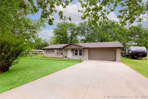 13940 Dogwood St, Glenpool, OK, 74033-2713 | Card Image