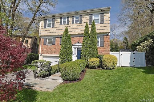 17 N Brook Rd, Larchmont, NY, 10538-1808 | Card Image