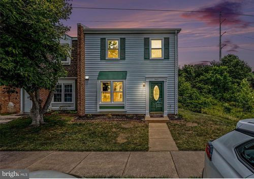 9400 Packard Way, BURKE, VA, 22015-3147 | Card Image