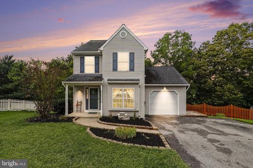 160 Swith Ct, York, PA, 17404-1389 | Card Image