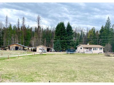 2690 Peasley Rd, House other with 5 bedrooms, 2 bathrooms and null parking in Jaffray BC | Image 1