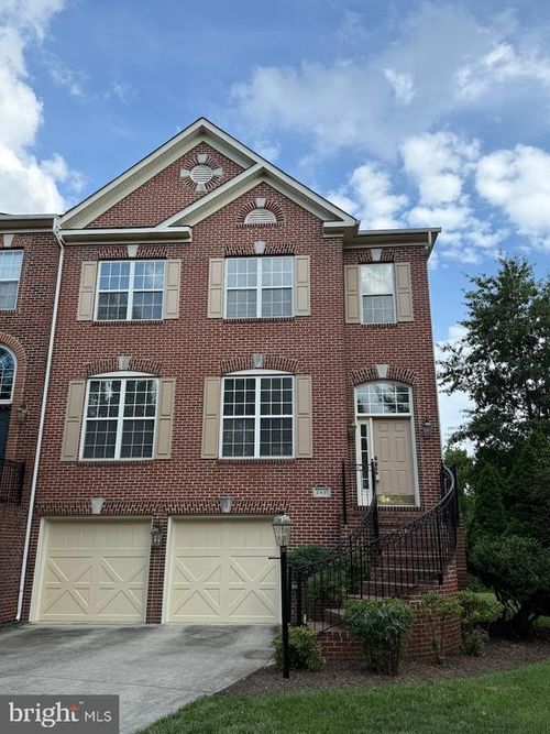 2431 Cypress Green Ln, HERNDON, VA, 20171-5353 | Card Image