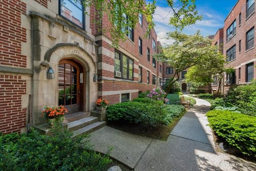 apt-2w-726 Hinman Ave, Evanston, IL, 60202-2570 | Card Image