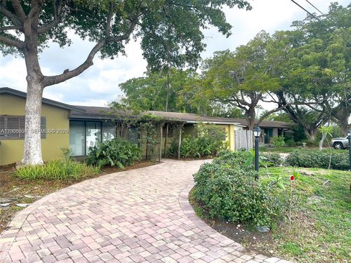 4401 Ne 15th Ter, Oakland Park, FL, 33334-5525 | Card Image