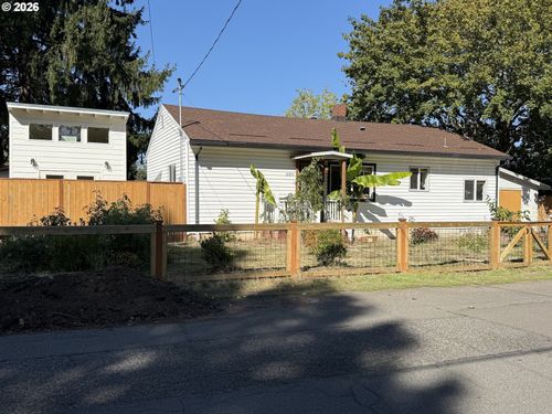 12839 Se Raymond St, Portland, OR, 97236-3935 | Card Image