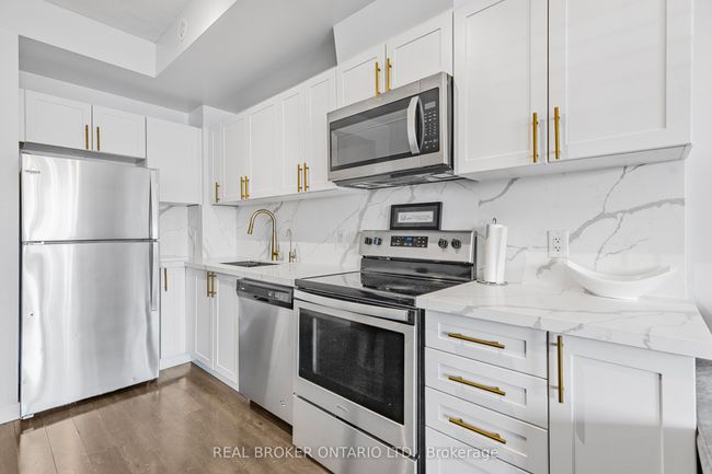 21 - 630 Rogers Rd, Condo with 2 bedrooms, 1 bathrooms and 1 parking in York ON | Image 8