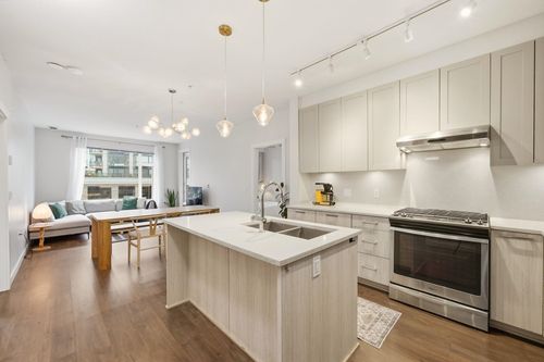 304-123 W 1st St, North Vancouver, BC, V7M0E5 | Card Image