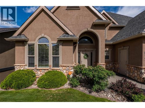 877 Quail Dr, Kamloops, BC, V2B8P2 | Card Image