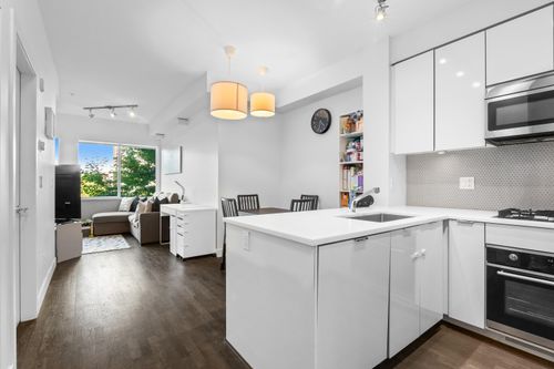 208-10011 River Dr, Richmond, BC, V6X0N2 | Card Image