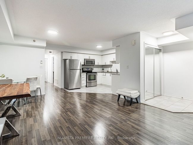 22 - 2488 Post Rd, Condo with 2 bedrooms, 2 bathrooms and 1 parking in Oakville ON | Image 9