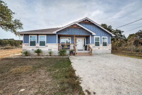 388 Bluff View Dr, Spring Branch, TX, 78070-4610 | Card Image