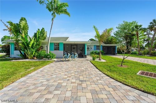 2134 Palm St, NAPLES, FL, 34112-4647 | Card Image