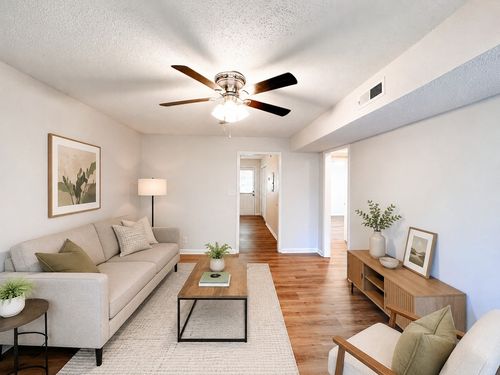 h-470 Martha Ln, Clarksville, TN, 37043-2912 | Card Image