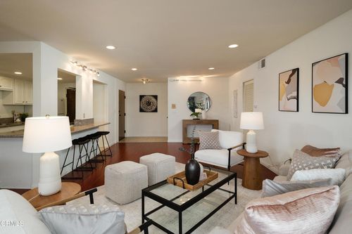 105-266 S Madison Ave, Pasadena, CA, 91101-2502 | Card Image