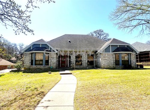 812 Newport Rd, Fort Worth, TX, 76120-2826 | Card Image