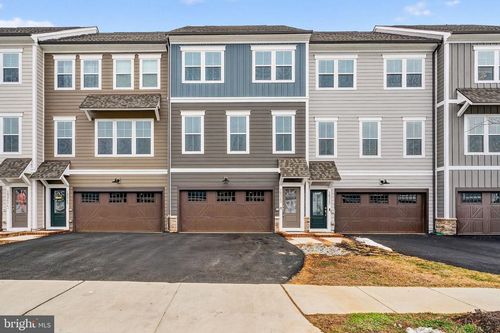 18245 Moss Garden Rd, DUMFRIES, VA, 22026-2877 | Card Image