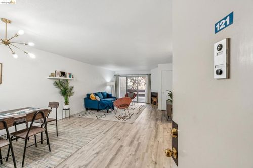 apt-121-2121 Vale Rd, San Pablo, CA, 94806-3880 | Card Image