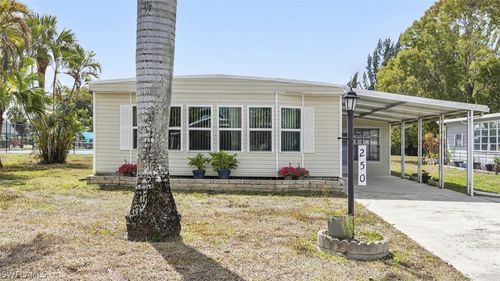 250 Indian Key Ln, NAPLES, FL, 34114-8426 | Card Image