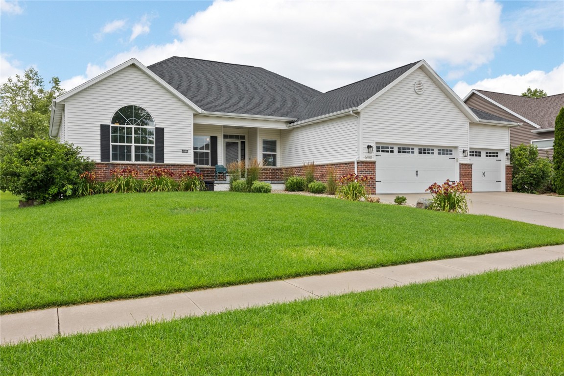 Woodbridge Crst, Marion, IA 52302