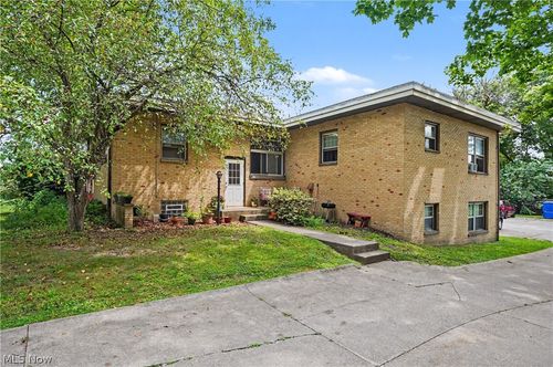 2039 4th St, Cuyahoga Falls, OH, 44221-3235 | Card Image